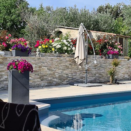Appartements Dans Villa Privee Avec Piscine, Jardin, Parking Clos, Wifi, Climatisation Meyreuil Exterior photo