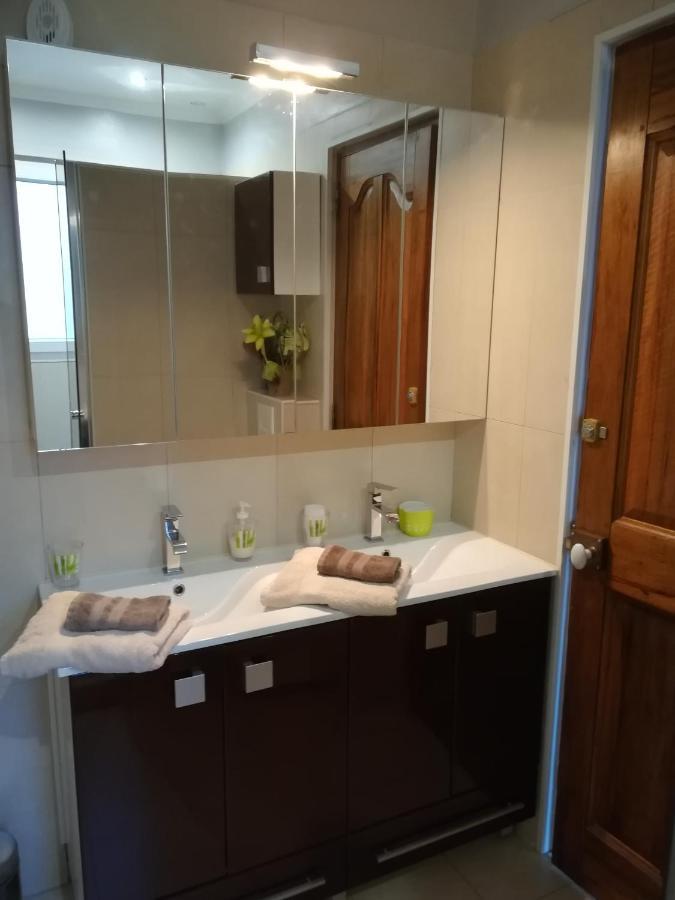 Appartements Dans Villa Privee Avec Piscine, Jardin, Parking Clos, Wifi, Climatisation Meyreuil Exterior photo