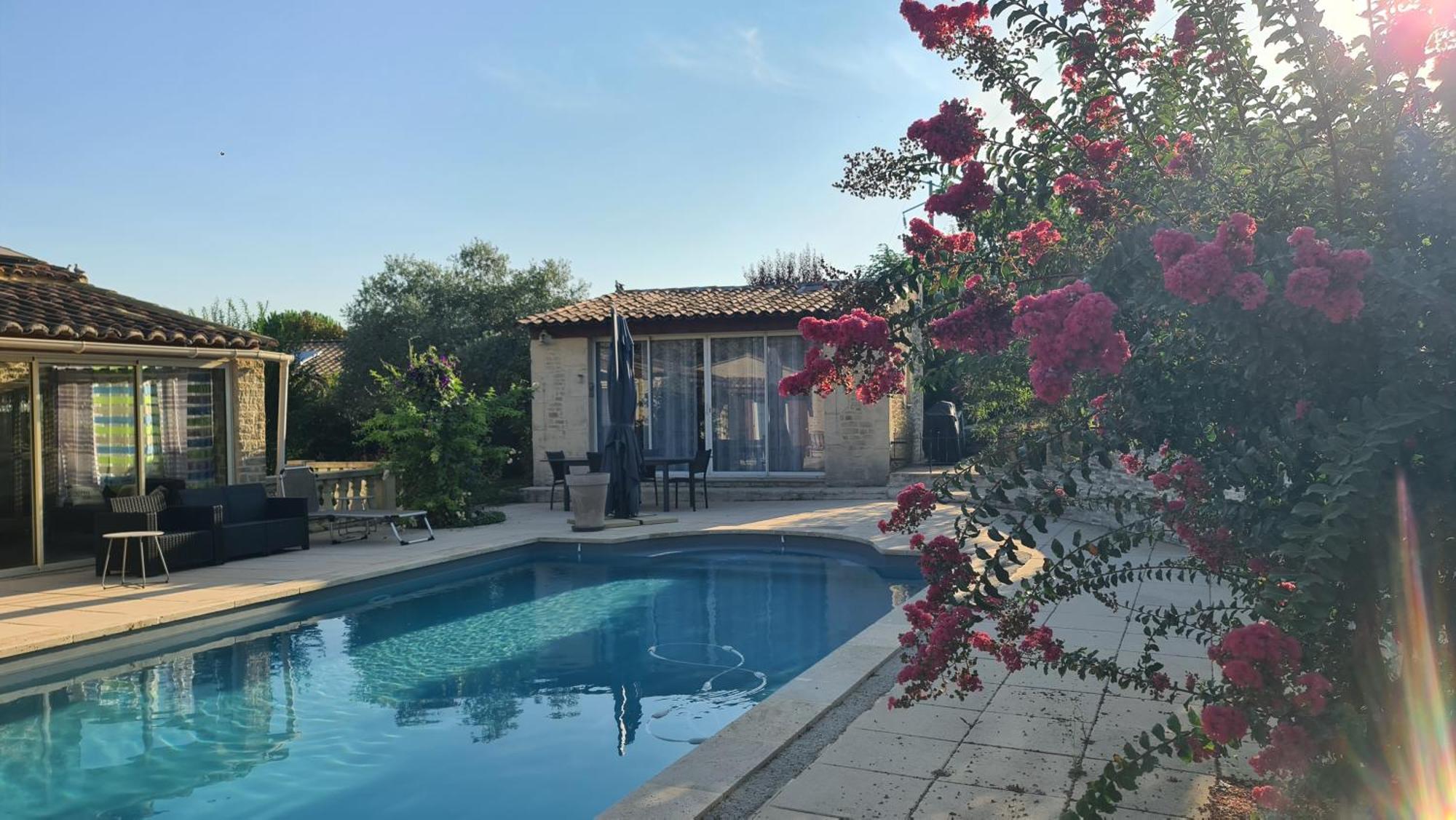 Appartements Dans Villa Privee Avec Piscine, Jardin, Parking Clos, Wifi, Climatisation Meyreuil Exterior photo