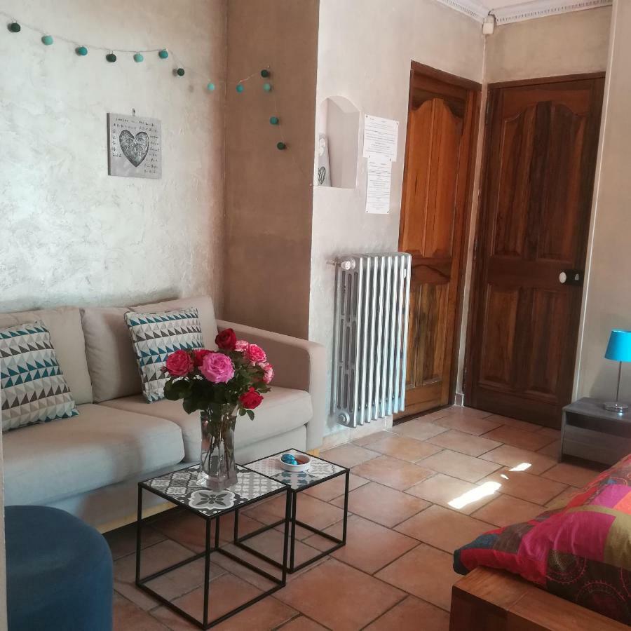 Appartements Dans Villa Privee Avec Piscine, Jardin, Parking Clos, Wifi, Climatisation Meyreuil Exterior photo