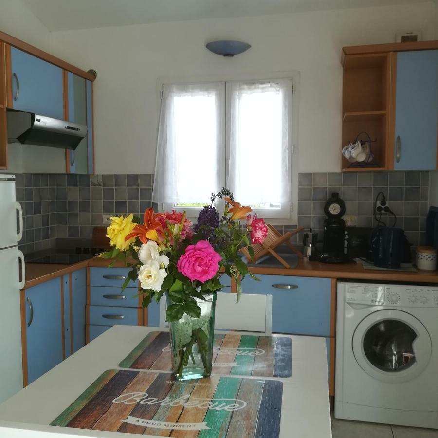 Appartements Dans Villa Privee Avec Piscine, Jardin, Parking Clos, Wifi, Climatisation Meyreuil Exterior photo