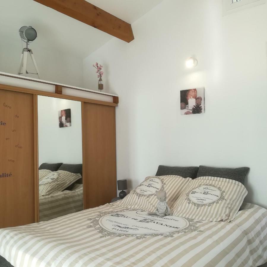 Appartements Dans Villa Privee Avec Piscine, Jardin, Parking Clos, Wifi, Climatisation Meyreuil Exterior photo